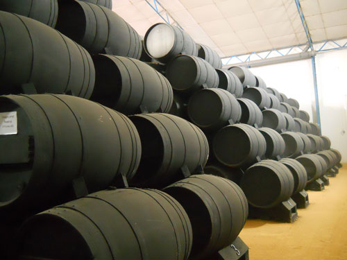 Los barriles de la bodega donde se fermenta el auténtico Vinagre de Jerez